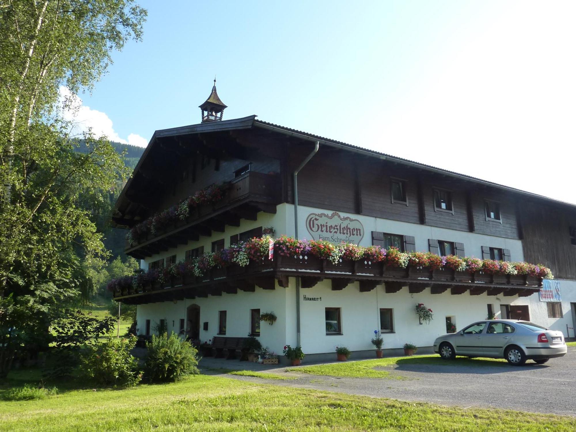 Bauernhof Grieslehen Bed & Breakfast Leogang Exterior photo